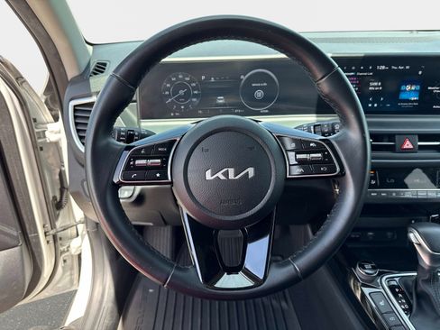 Used 2024 Kia Seltos EX FWD image 27