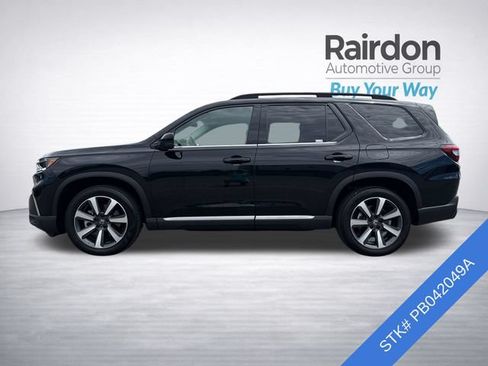 Used 2023 Honda Pilot Touring image 4