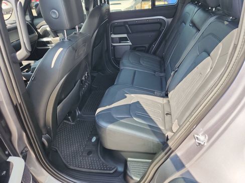 Used 2021 Land Rover Defender 110 SE AWD/4WD image 18