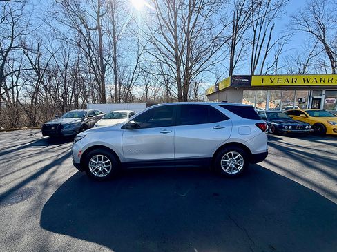 Used 2022 Chevrolet Equinox LS AWD/4WD image 5