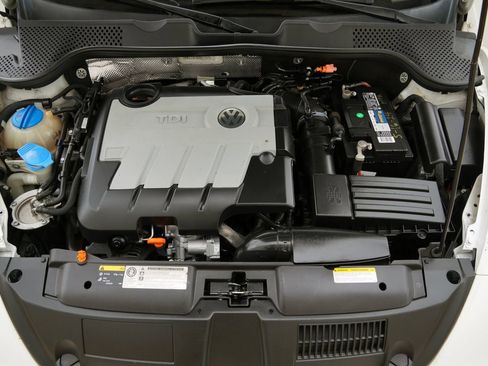 Used 2013 Volkswagen Beetle TDI FWD image 36