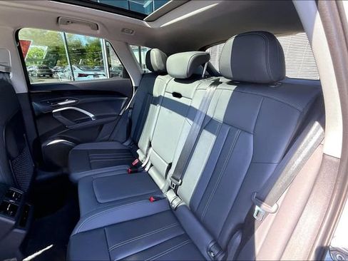 Used 2025 Audi Q5 Premium w/ Convenience Package AWD/4WD image 22