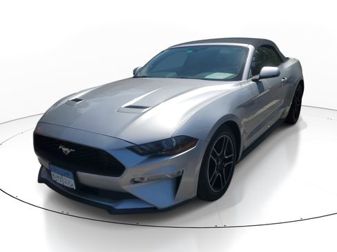 Used 2019 Ford Mustang Premium image 2