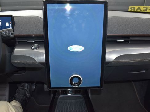 Certified 2023 Ford Mustang Mach-E GT image 18