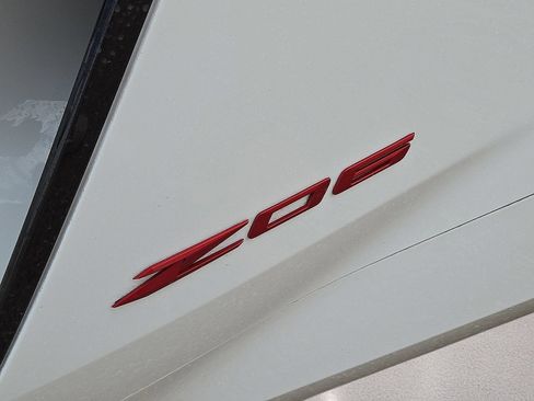 Used 2025 Chevrolet Corvette Z06 w/ Stealth Interior Trim Package RWD image 13