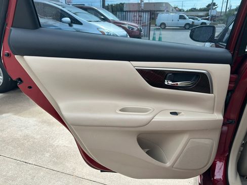 Used 2014 Nissan Altima 3.5 SL w/ Technology Package FWD image 19
