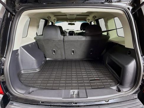 Used 2015 Jeep Patriot Latitude FWD image 26