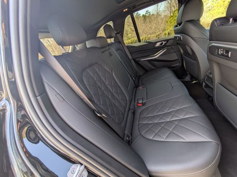 Used 2024 BMW X5 xDrive40i w/ Premium Package image 27