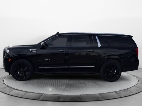 Used 2024 GMC Yukon XL Denali AWD/4WD image 3