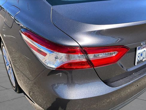 Used 2019 Toyota Camry LE FWD image 28