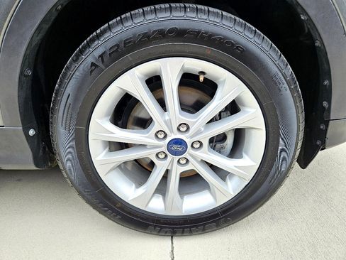 Used 2019 Ford Escape SEL image 37