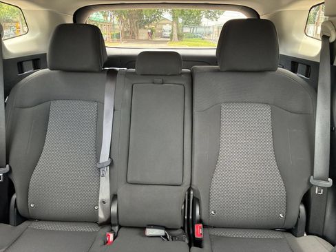 Used 2026 Kia Sportage LX FWD image 33