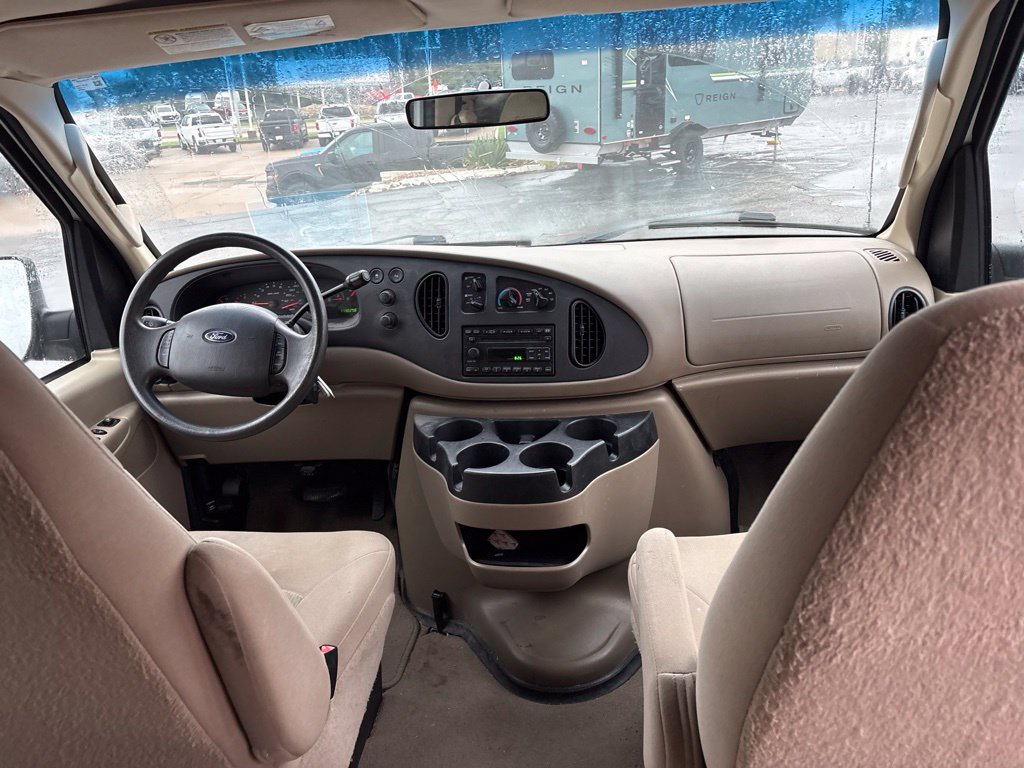 Used 2008 Ford E-350 and Econoline 350 XLT RWD image 10