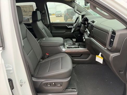 New 2026 GMC Sierra 1500 SLT w/ SLT Convenience Package image 22