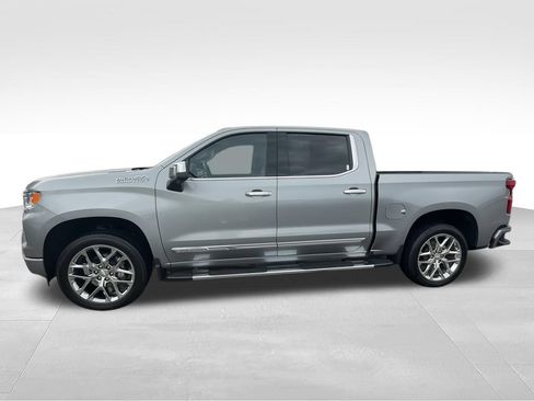 Used 2025 Chevrolet Silverado 1500 High Country w/ High Country Premium Package AWD/4WD image 5