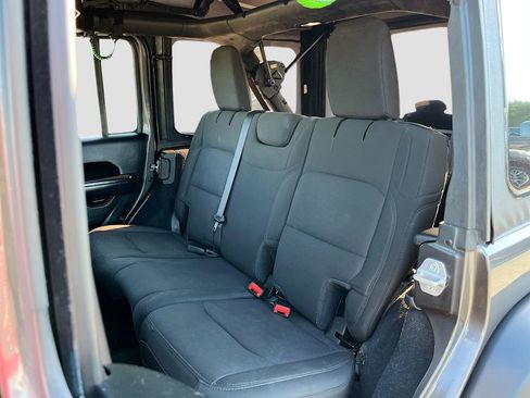 Used 2019 Jeep Wrangler Unlimited Sport S AWD/4WD image 21