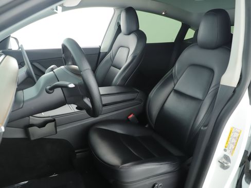 Used 2021 Tesla Model Y Performance image 9