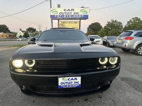 Used 2020 Dodge Challenger SXT w/ Blacktop Package image 3