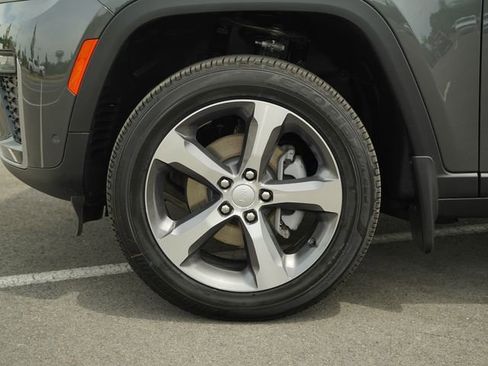 New 2026 Jeep Grand Cherokee Limited w/ Luxury Tech Group II AWD/4WD image 9