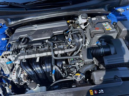 Certified 2025 Hyundai Elantra Sport FWD image 32