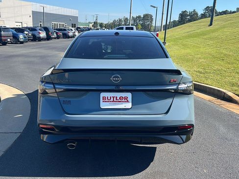 New 2026 Nissan Sentra SR w/ Floor Mat Package FWD image 5
