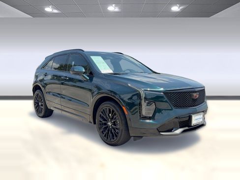 Used 2024 Cadillac XT4 Sport w/ Cold Weather Package FWD image 7
