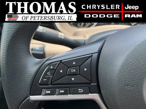 Used 2025 Nissan Altima 2.5 SV FWD image 13