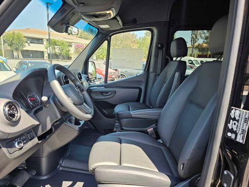 Used 2024 Mercedes-Benz Sprinter 3500 image 23