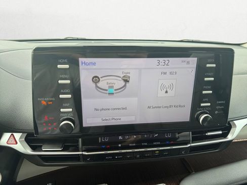 Used 2024 Toyota Sienna XLE image 23