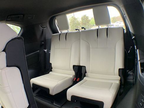 Used 2024 Lexus LX 600 4WD w/ Luxury Package image 24
