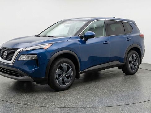 Used 2025 Nissan Rogue SV AWD/4WD image 3