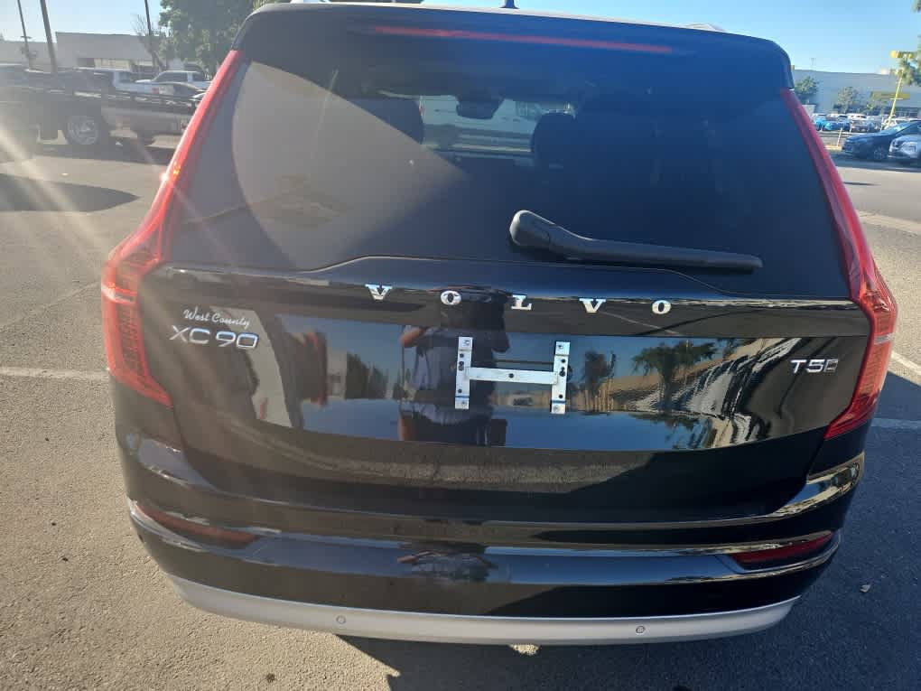 Used 2022 Volvo XC90 T5 Momentum AWD/4WD image 7