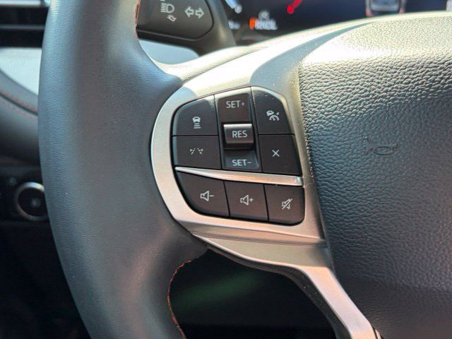 Used 2025 Ford Explorer Active w/ Active Comfort Package RWD image 21