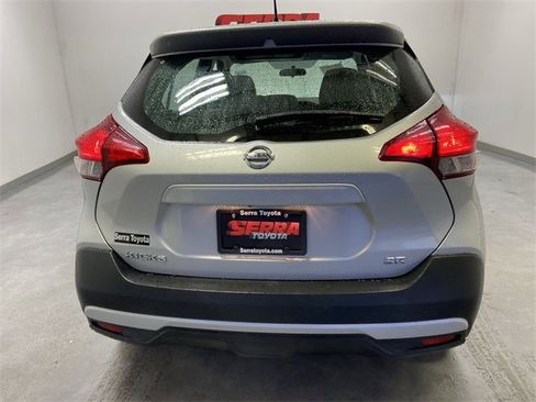 Used 2019 Nissan Kicks SR image 16