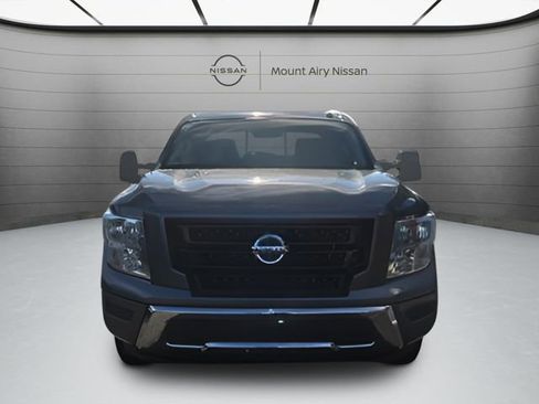 Used 2021 Nissan Titan SV w/ SV Convenience Package image 8