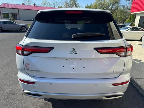 Used 2024 Mitsubishi Outlander SE AWD/4WD image 5