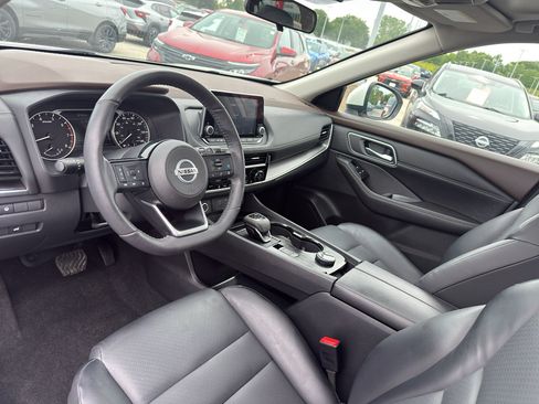 Used 2021 Nissan Rogue SV w/ Premium Package AWD/4WD image 25
