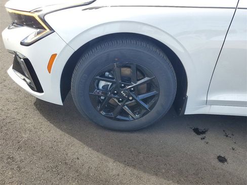 New 2025 Kia K5 LXS image 7