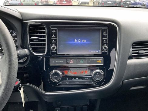 Used 2019 Mitsubishi Outlander ES image 6