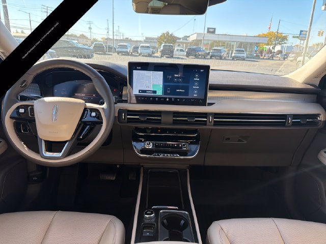 Used 2023 Lincoln Corsair FWD w/ Equipment Group 101A image 15