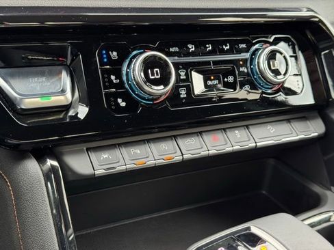 Used 2024 GMC Sierra 1500 AT4 w/ AT4 Premium Package image 36