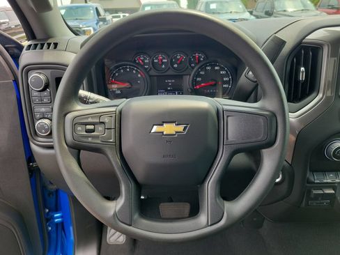 Used 2025 Chevrolet Silverado 1500 Custom w/ Turbomax Blackout Package AWD/4WD image 23