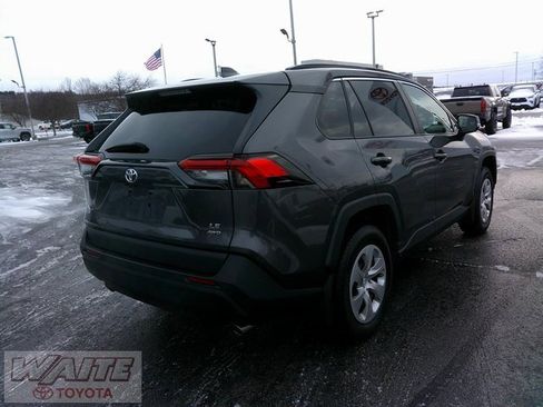 Used 2021 Toyota RAV4 LE image 2