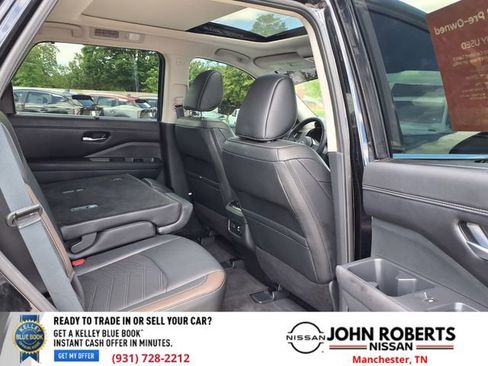 Certified 2025 Nissan Pathfinder Platinum w/ Cargo Package FWD image 19
