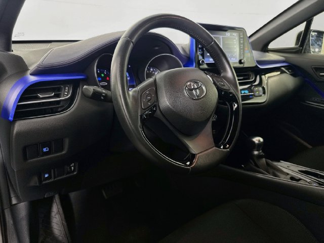Used 2020 Toyota C-HR XLE FWD image 20