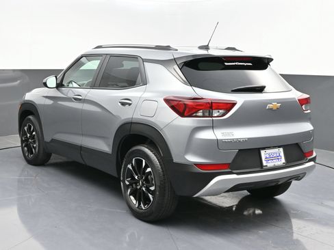 Certified 2023 Chevrolet TrailBlazer LT w/ Convenience Package FWD image 6