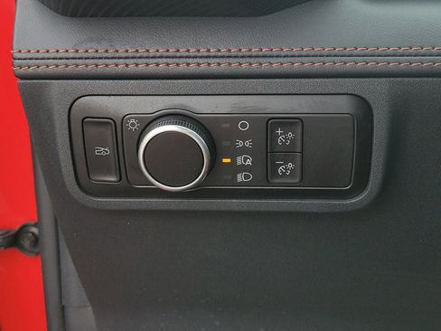 Used 2025 Ford Mustang Premium image 16