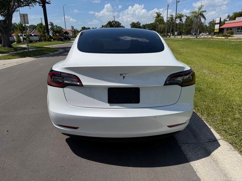 Used 2022 Tesla Model 3 Standard Range RWD image 8