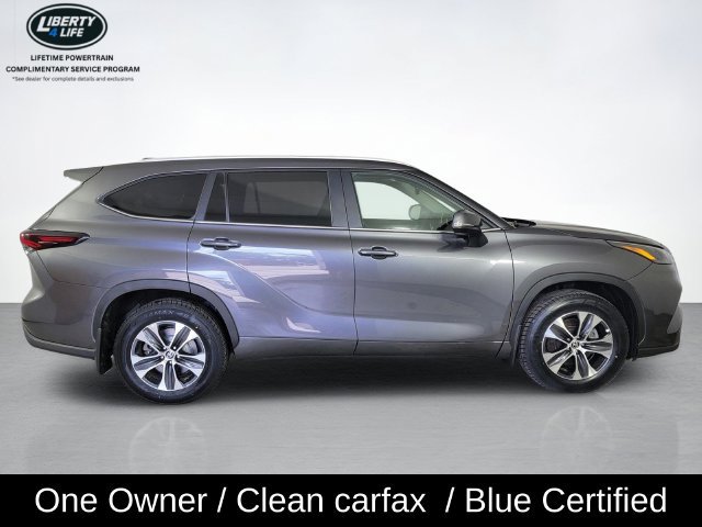 Used 2025 Toyota Highlander XLE AWD/4WD image 2