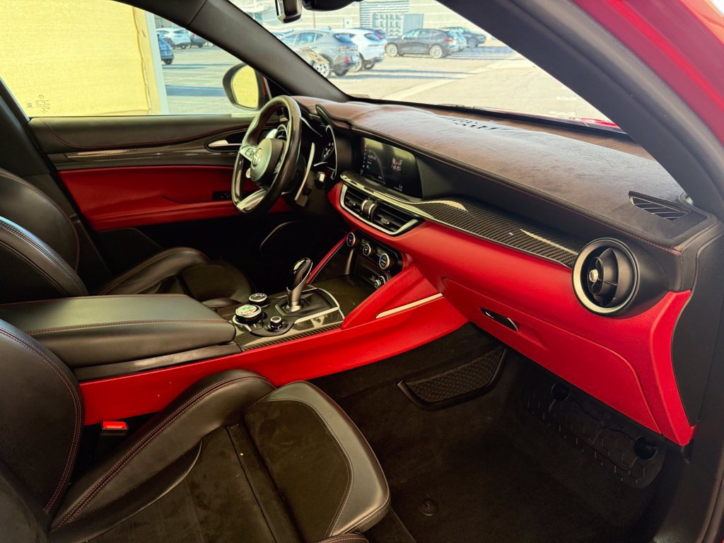 Used 2018 Alfa Romeo Stelvio Quadrifoglio w/ Driver Assist Dynamic Package AWD/4WD image 13